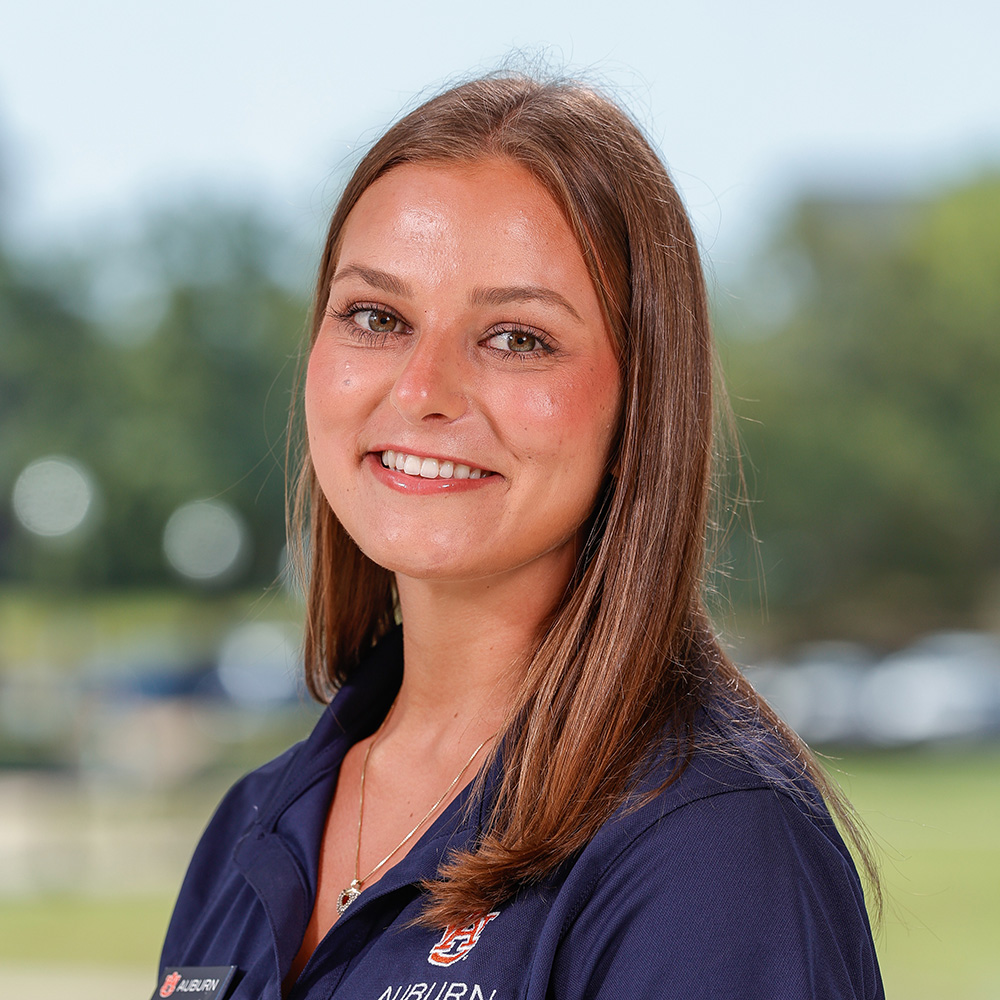 Gillian Vaccarezza headshot