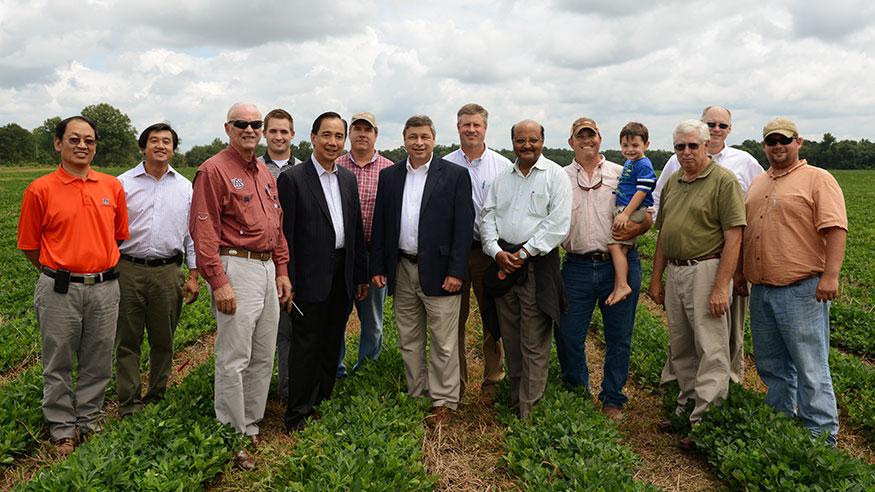International agriculture leaders visit Auburn University campus