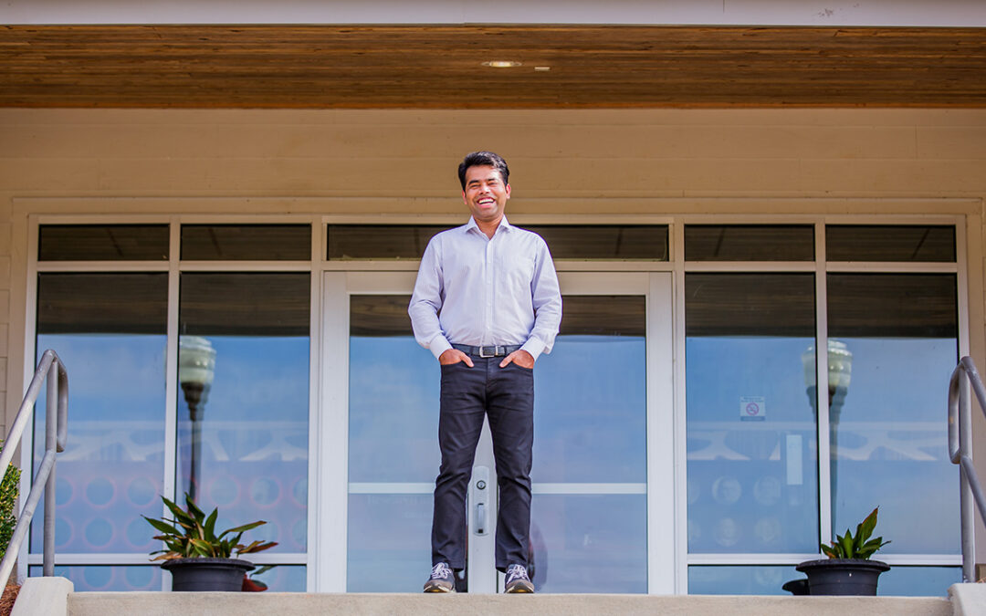Veterinarian-turned poultry researcher improving animal health in supply chain
